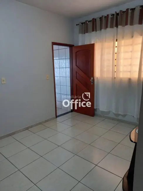 Casa com 4 quartos à venda, 300m2 em Anapolis - GO - imagem 5 Foto 5 de Casa com 4 quartos à venda, 300m2 em Anapolis - GO