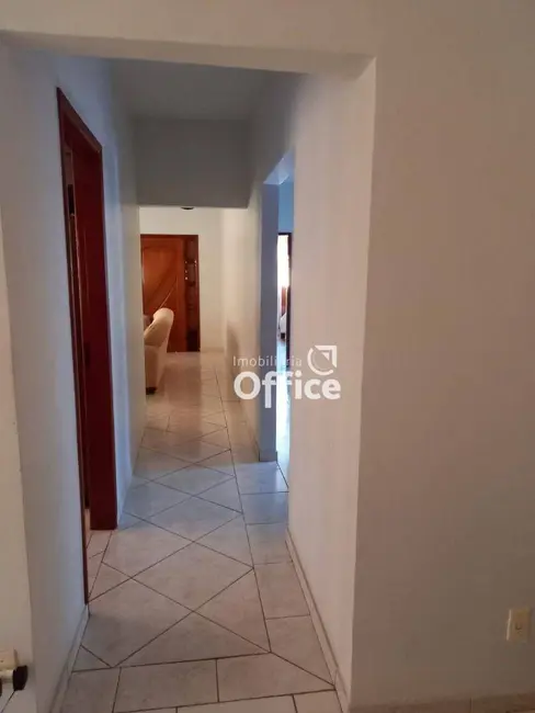 Casa com 4 quartos à venda, 300m2 em Anapolis - GO - imagem 6 Foto 6 de Casa com 4 quartos à venda, 300m2 em Anapolis - GO