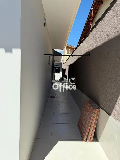 Foto 4 de Casa com 3 quartos à venda, 300m2 em Residencial Portal do Cerrado, Anapolis - GO