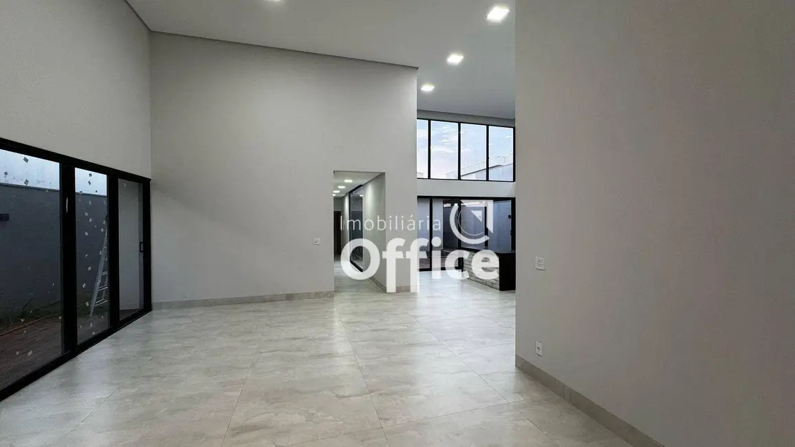 Foto 2 de Casa de Condomínio com 3 quartos à venda, 420m2 em Anapolis - GO