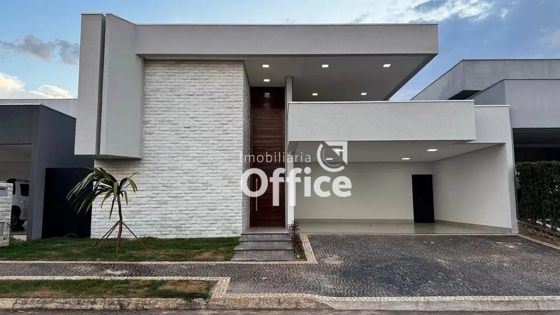 Foto 1 de Casa de Condomínio com 3 quartos à venda, 420m2 em Anapolis - GO