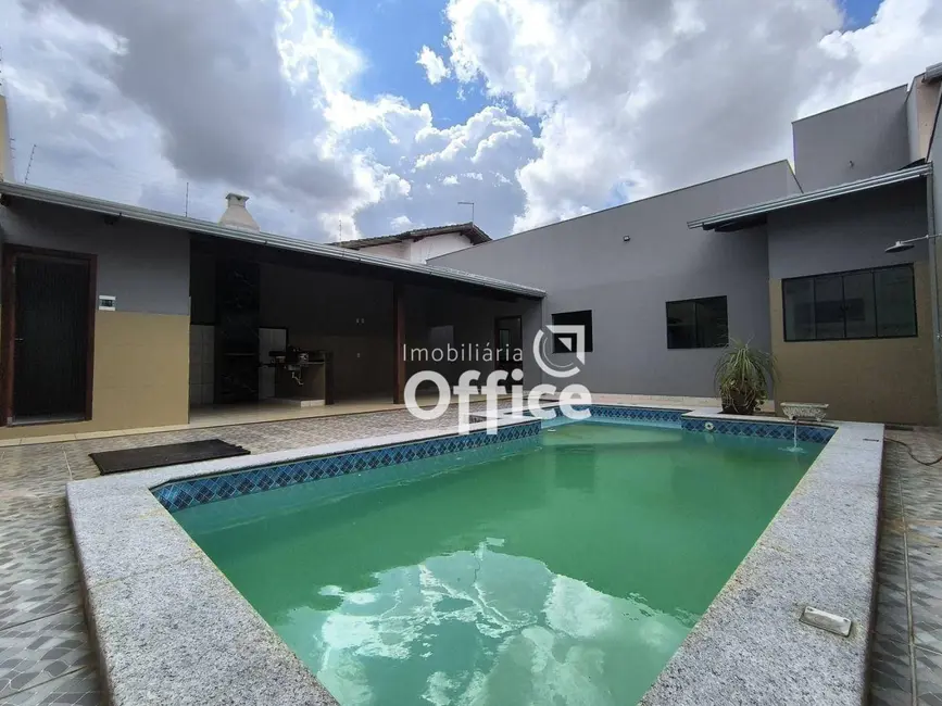 Foto 1 de Casa com 3 quartos à venda, 300m2 em Residencial Vale do Sol, Anapolis - GO