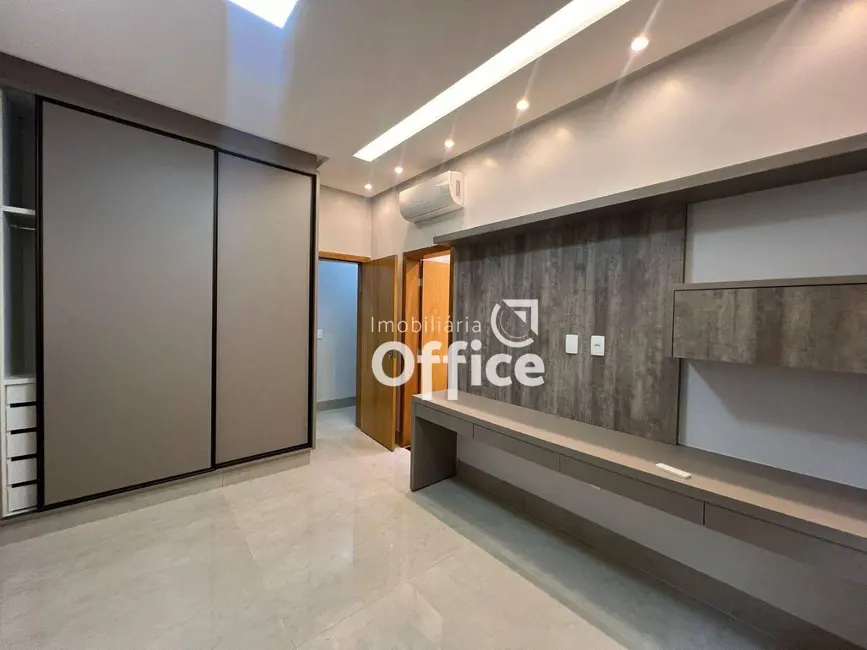 Foto 5 de Casa de Condomínio com 3 quartos à venda, 390m2 em Condomínio Residencial Grand Trianon, Anapolis - GO