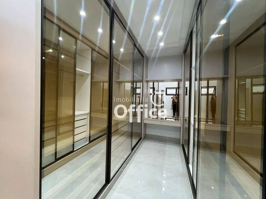 Foto 3 de Casa de Condomínio com 3 quartos à venda, 390m2 em Condomínio Residencial Grand Trianon, Anapolis - GO
