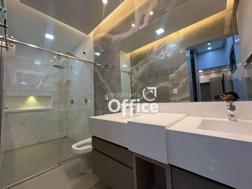 Foto 9 de Casa de Condomínio com 3 quartos à venda, 390m2 em Condomínio Residencial Grand Trianon, Anapolis - GO
