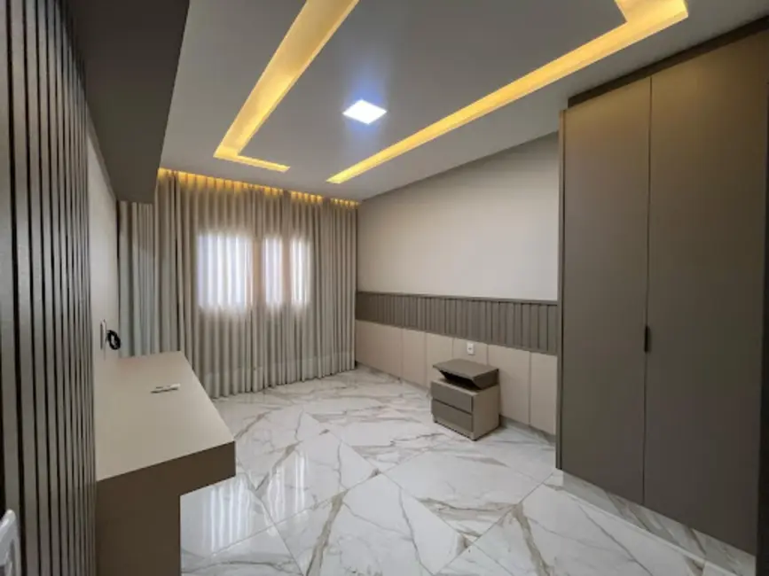 Foto 2 de Casa de Condomínio com 4 quartos à venda, 420m2 em Condomínio Residencial Grand Trianon, Anapolis - GO
