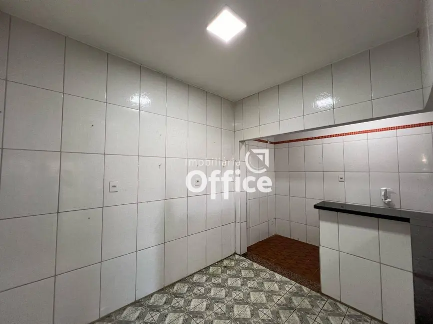 Foto 3 de Apartamento com 3 quartos para alugar, 80m2 em Setor Central, Anapolis - GO