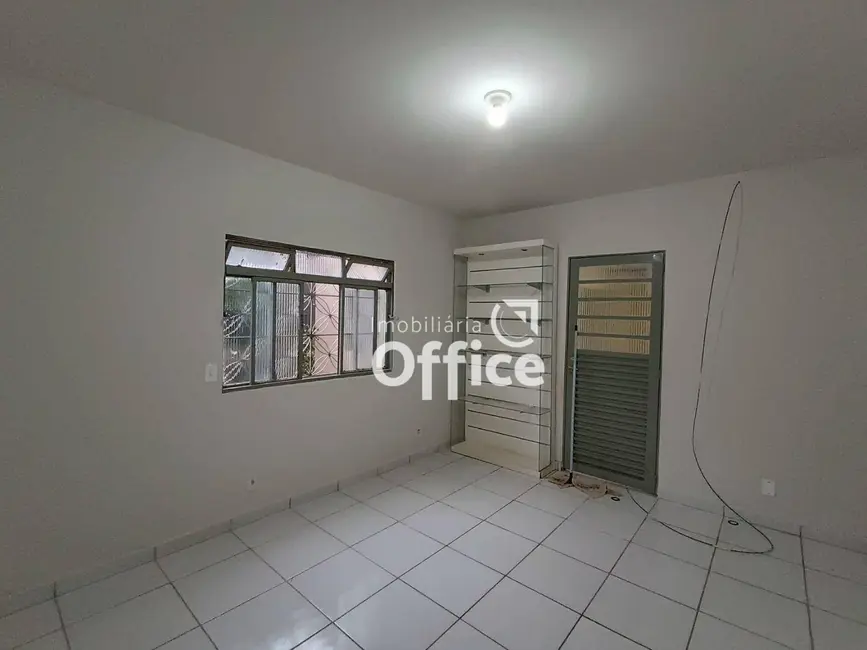 Foto 6 de Sobrado com 3 quartos para alugar, 300m2 em Vila Industrial, Anapolis - GO