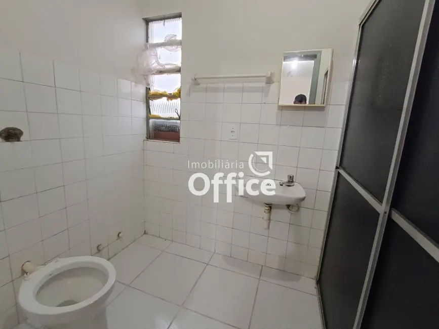 Foto 7 de Sobrado com 3 quartos para alugar, 300m2 em Vila Industrial, Anapolis - GO