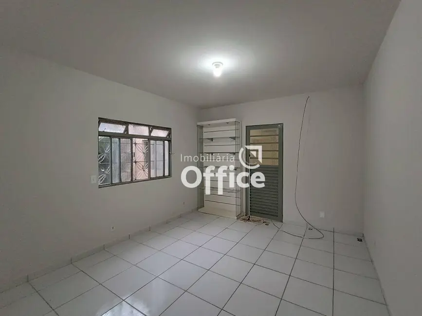 Foto 4 de Sobrado com 3 quartos para alugar, 300m2 em Vila Industrial, Anapolis - GO