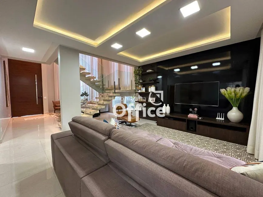 Foto 2 de Casa de Condomínio com 4 quartos à venda, 420m2 em Anapolis - GO