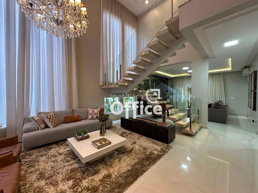 Foto 1 de Casa de Condomínio com 4 quartos à venda, 420m2 em Anapolis - GO