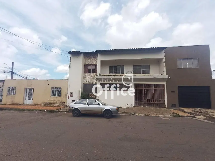 Foto 1 de Sobrado com 4 quartos à venda, 160m2 em Setor Central, Anapolis - GO