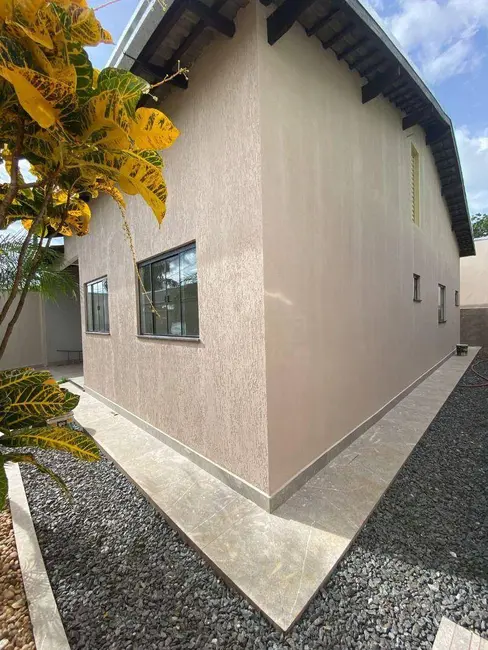 Foto 2 de Casa com 3 quartos à venda, 190m2 em Anapolis - GO