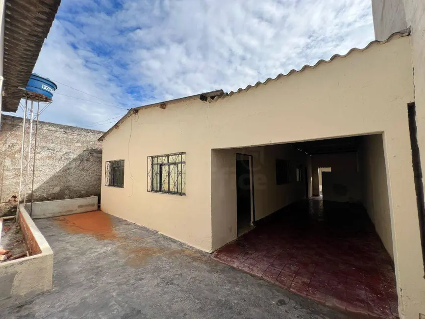 Foto 11 de Casa com 2 quartos para alugar, 300m2 em Adriana Parque, Anapolis - GO