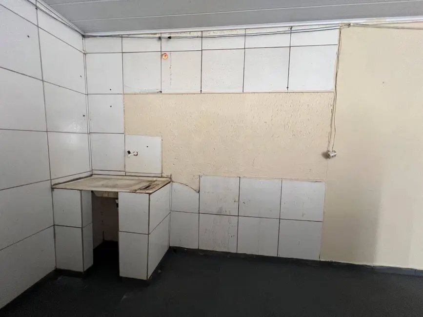 Foto 3 de Casa com 2 quartos para alugar, 300m2 em Adriana Parque, Anapolis - GO