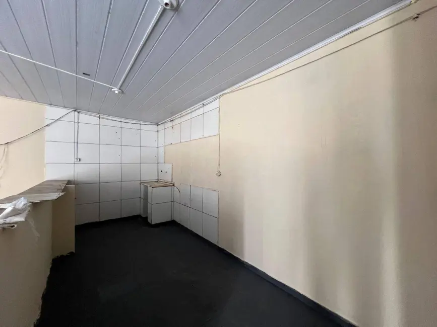 Foto 2 de Casa com 2 quartos para alugar, 300m2 em Adriana Parque, Anapolis - GO