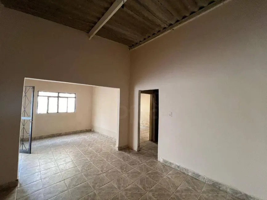 Foto 30 de Casa com 2 quartos para alugar, 300m2 em Adriana Parque, Anapolis - GO
