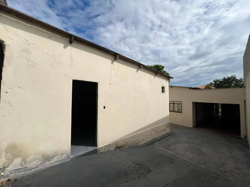 Foto 10 de Casa com 2 quartos para alugar, 300m2 em Adriana Parque, Anapolis - GO