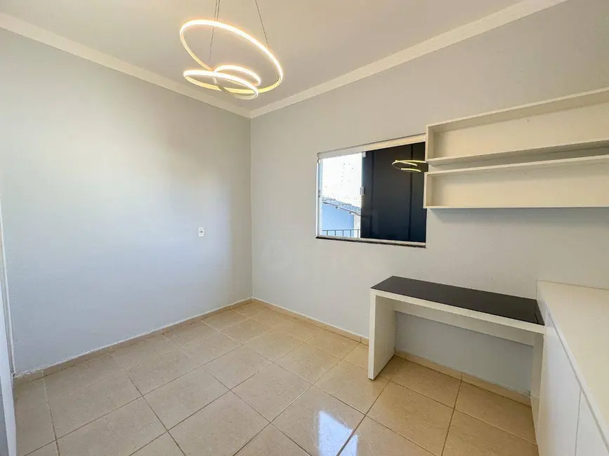 Casa com 3 quartos à venda, 360m2 em São Carlos, Anapolis - GO - imagem 6 Foto 6 de Casa com 3 quartos à venda, 360m2 em São Carlos, Anapolis - GO