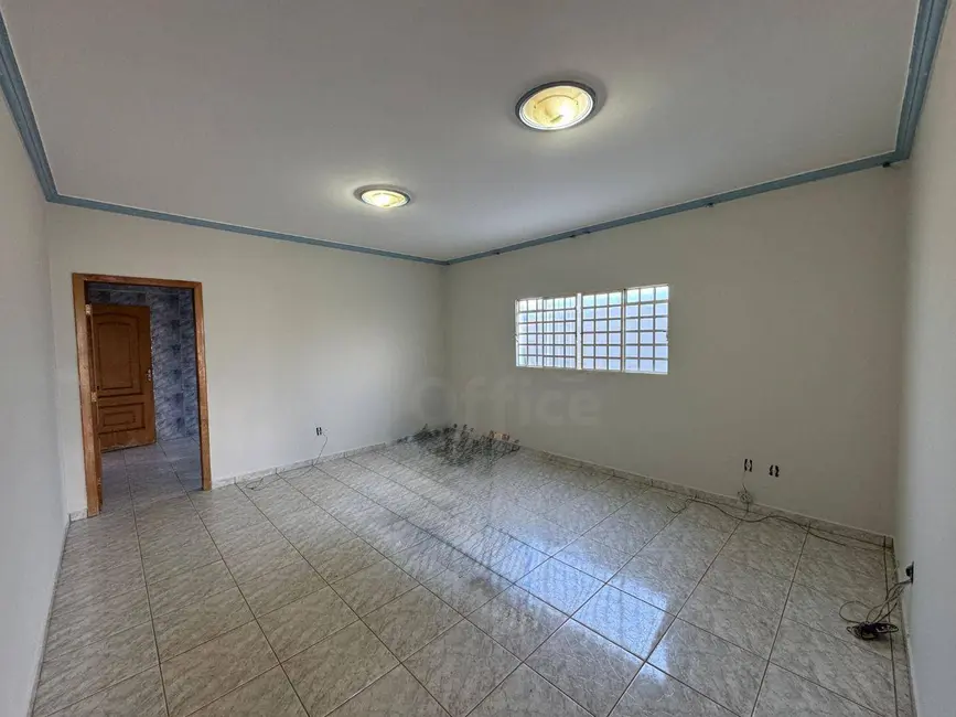 Casa com 3 quartos à venda, 300m2 em Parque Brasília, Anapolis - GO - imagem 3 Foto 3 de Casa com 3 quartos à venda, 300m2 em Parque Brasília, Anapolis - GO