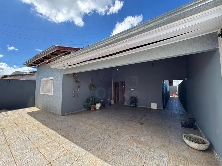 Casa com 3 quartos à venda, 300m2 em Parque Brasília, Anapolis - GO - imagem 1 Foto 1 de Casa com 3 quartos à venda, 300m2 em Parque Brasília, Anapolis - GO