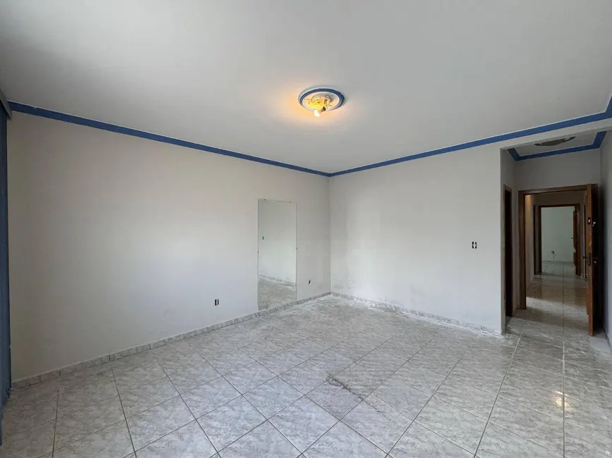 Casa com 3 quartos à venda, 300m2 em Parque Brasília, Anapolis - GO - imagem 9 Foto 9 de Casa com 3 quartos à venda, 300m2 em Parque Brasília, Anapolis - GO