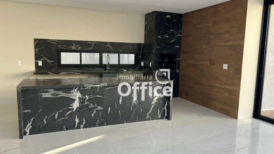 Foto 8 de Sobrado com 4 quartos à venda, 420m2 em Anapolis - GO