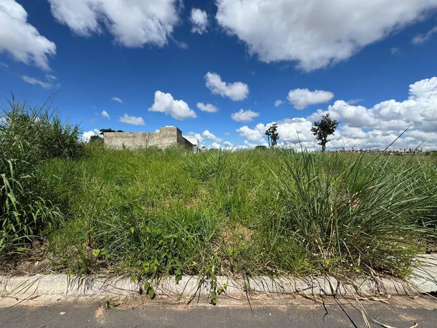 Foto 1 de Terreno / Lote à venda, 420m2 em Anapolis - GO