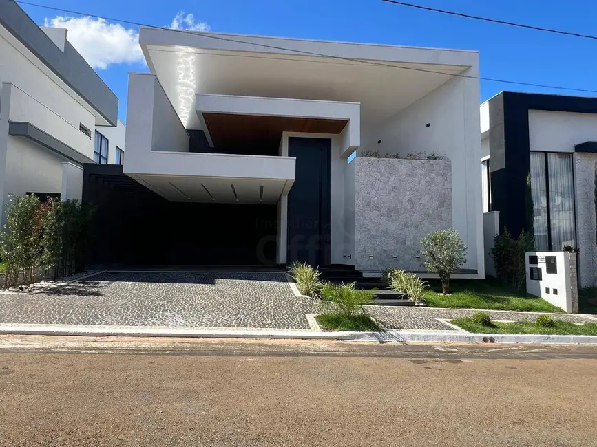 Foto 1 de Casa de Condomínio com 4 quartos à venda, 437m2 em Condomínio Residencial Grand Trianon, Anapolis - GO