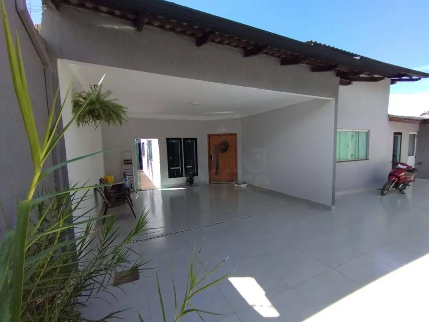 Foto 1 de Casa com 3 quartos à venda, 360m2 em Anápolis City, Anapolis - GO
