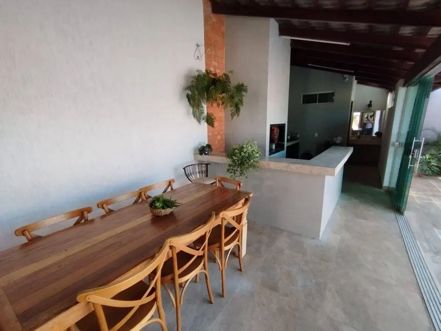 Casa com 3 quartos à venda, 360m2 em Anápolis City, Anapolis - GO - imagem 4 Foto 4 de Casa com 3 quartos à venda, 360m2 em Anápolis City, Anapolis - GO