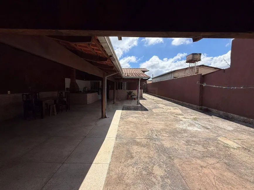 Casa com 3 quartos à venda, 300m2 em Víviam Parque, Anapolis - GO - imagem 3 Foto 3 de Casa com 3 quartos à venda, 300m2 em Víviam Parque, Anapolis - GO