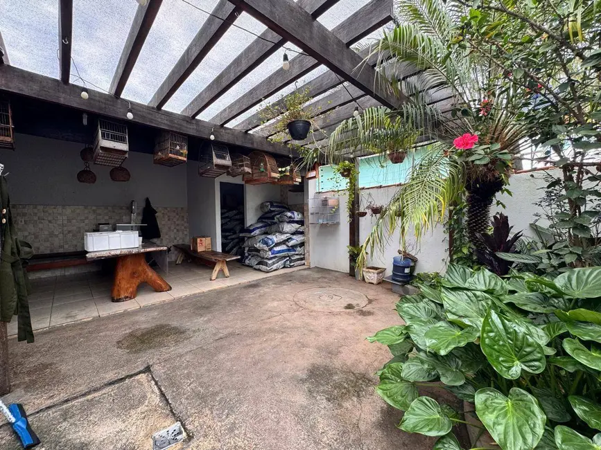 Foto 2 de Casa com 3 quartos à venda, 200m2 em Residencial Flamboyant, Anapolis - GO