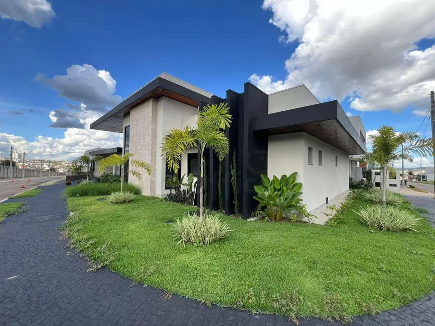Foto 2 de Casa de Condomínio com 4 quartos à venda, 537m2 em Condomínio Residencial Grand Trianon, Anapolis - GO