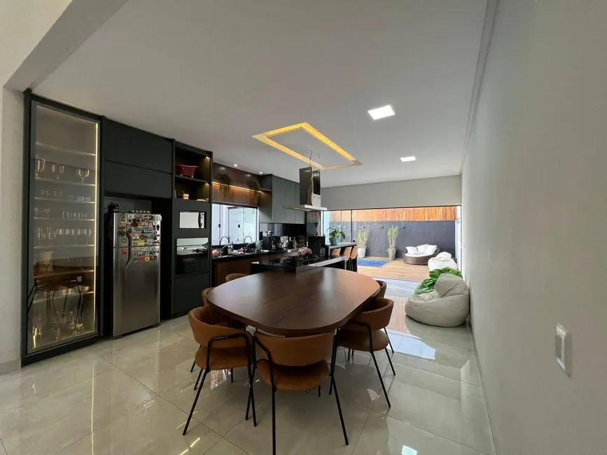 Casa com 3 quartos à venda, 300m2 em Parque Brasília, Anapolis - GO - imagem 6 Foto 6 de Casa com 3 quartos à venda, 300m2 em Parque Brasília, Anapolis - GO