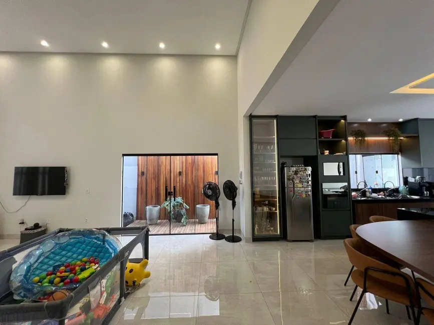 Casa com 3 quartos à venda, 300m2 em Parque Brasília, Anapolis - GO - imagem 4 Foto 4 de Casa com 3 quartos à venda, 300m2 em Parque Brasília, Anapolis - GO