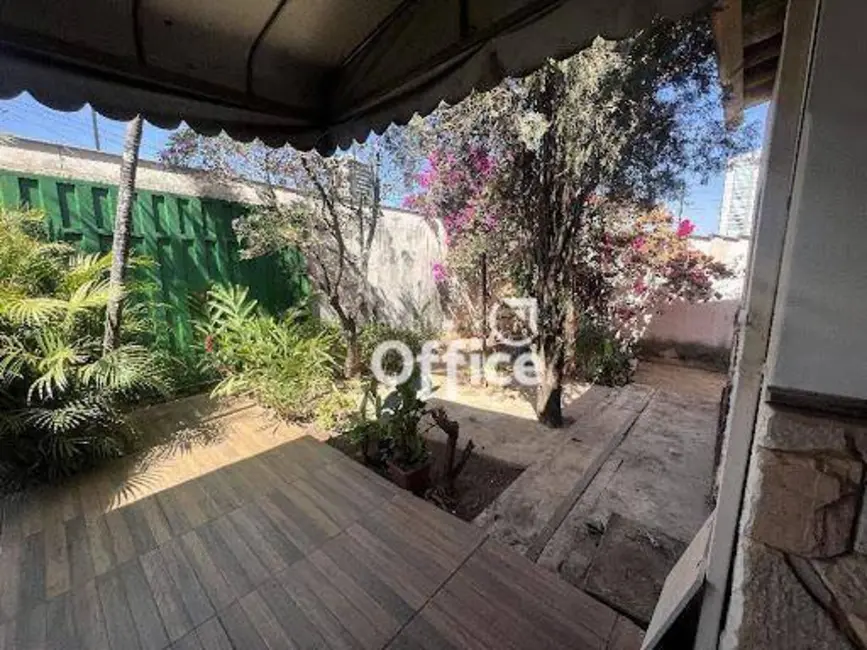 Foto 1 de Casa com 3 quartos à venda, 420m2 em Jundiaí, Anapolis - GO