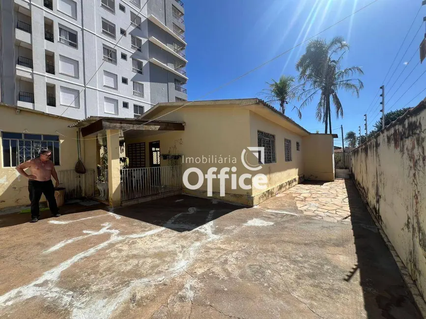 Casa com 3 quartos à venda, 490m2 em Jundiaí, Anapolis - GO - imagem 3 Foto 3 de Casa com 3 quartos à venda, 490m2 em Jundiaí, Anapolis - GO