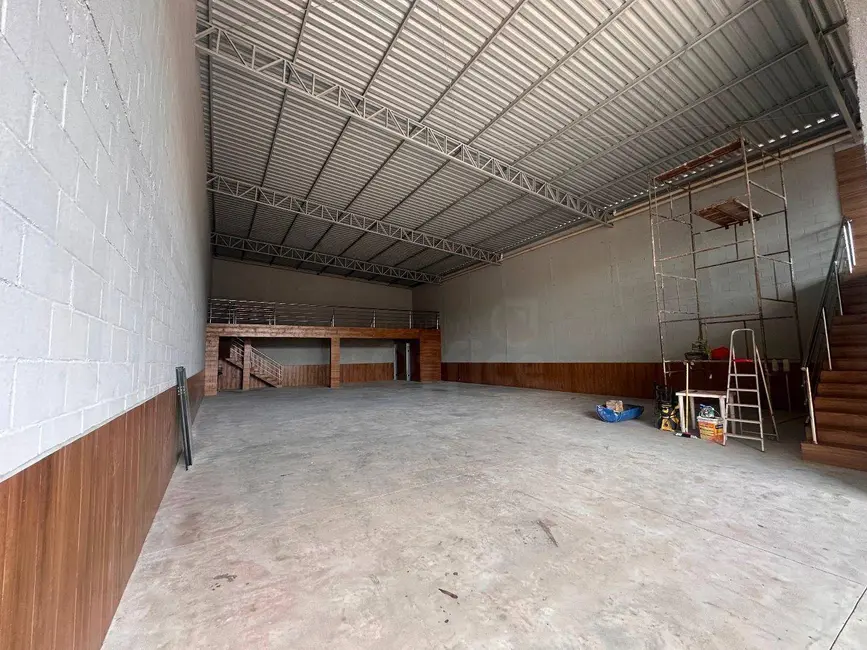 Armazém / Galpão à venda, 300m2 em Residencial Flor do Cerrado, Anapolis - GO - imagem 5 Foto 5 de Armazém / Galpão à venda, 300m2 em Residencial Flor do Cerrado, Anapolis - GO