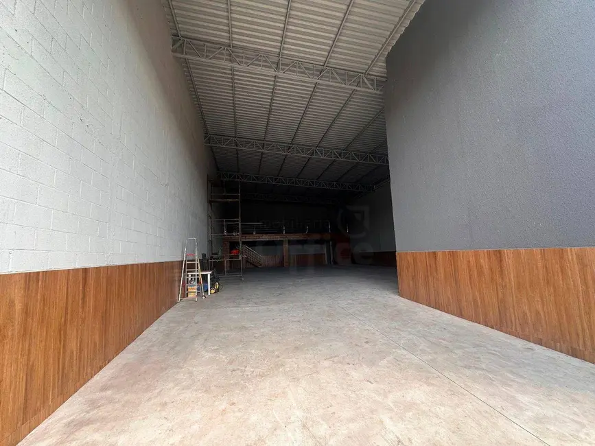 Foto 2 de Armazém / Galpão à venda, 300m2 em Residencial Flor do Cerrado, Anapolis - GO