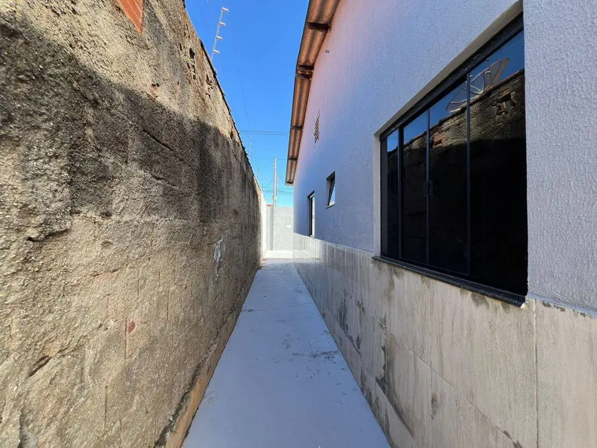 Casa com 3 quartos à venda, 300m2 em Setor Sul III Etapa, Anapolis - GO - imagem 3 Foto 3 de Casa com 3 quartos à venda, 300m2 em Setor Sul III Etapa, Anapolis - GO