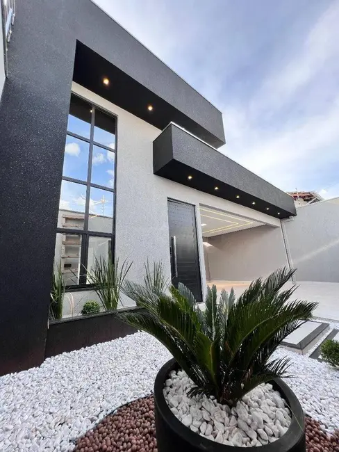 Foto 2 de Casa com 3 quartos à venda, 200m2 em Jardim Itália, Anapolis - GO