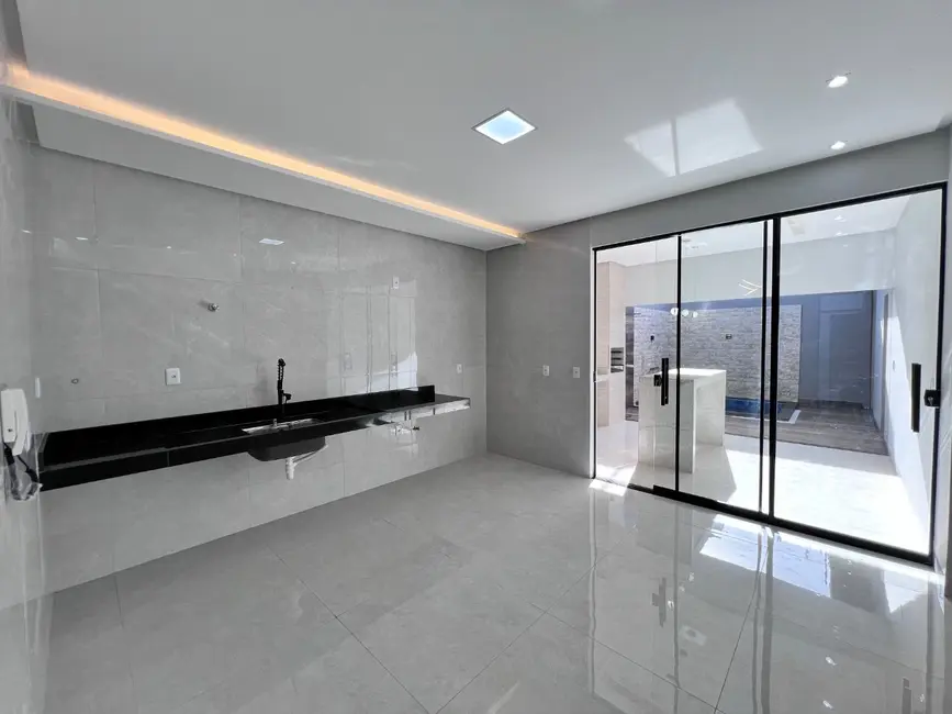 Casa com 3 quartos à venda, 200m2 em Jardim Itália, Anapolis - GO - imagem 4 Foto 4 de Casa com 3 quartos à venda, 200m2 em Jardim Itália, Anapolis - GO