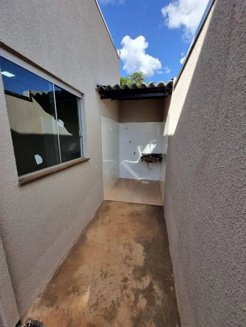 Casa com 3 quartos à venda, 200m2 em Santos Dumont, Anapolis - GO - imagem 4 Foto 4 de Casa com 3 quartos à venda, 200m2 em Santos Dumont, Anapolis - GO