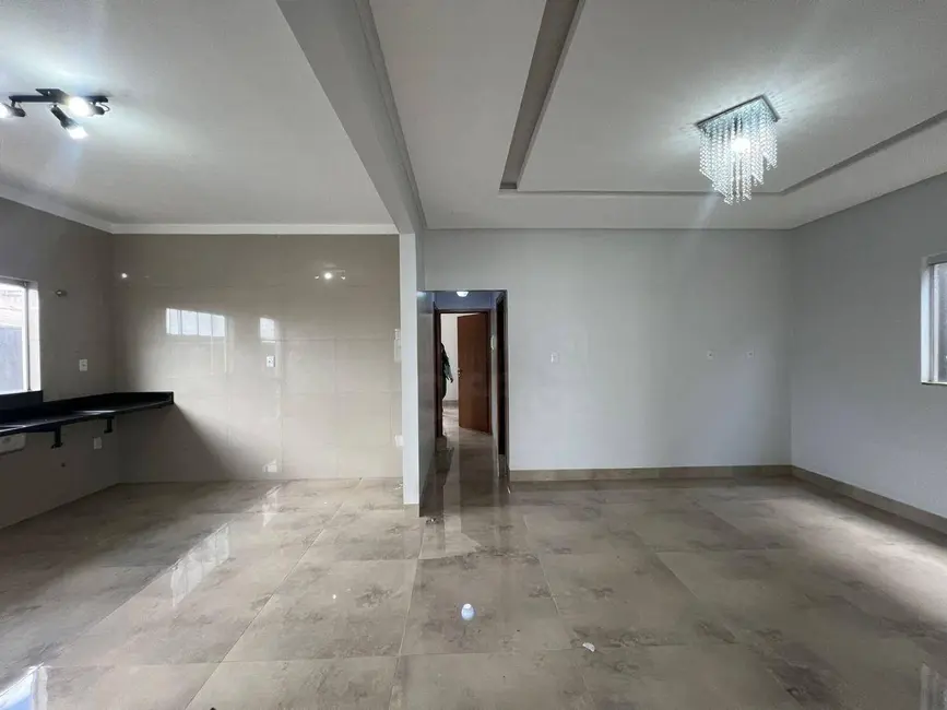 Casa com 4 quartos à venda, 300m2 em Anexo Itamaraty, Anapolis - GO - imagem 4 Foto 4 de Casa com 4 quartos à venda, 300m2 em Anexo Itamaraty, Anapolis - GO