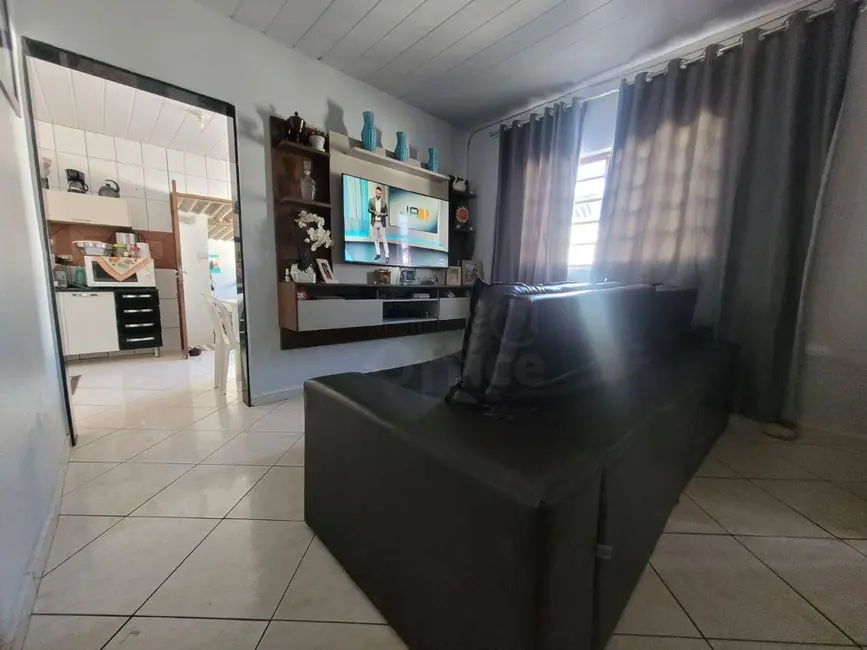 Foto 5 de Casa com 2 quartos à venda, 300m2 em Anapolis - GO