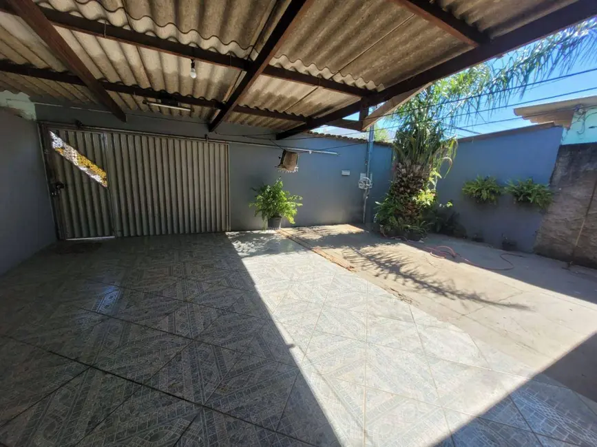 Foto 3 de Casa com 2 quartos à venda, 300m2 em Anapolis - GO