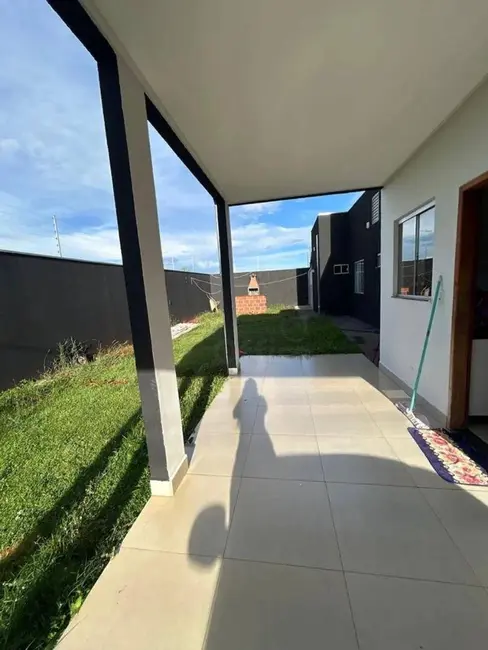 Foto 2 de Casa com 3 quartos à venda, 300m2 em Residencial Flor do Cerrado, Anapolis - GO