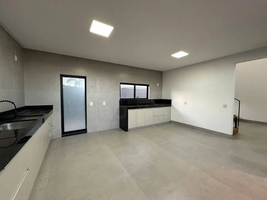 Sobrado com 5 quartos à venda, 372m2 em Anapolis - GO - imagem 4 Foto 4 de Sobrado com 5 quartos à venda, 372m2 em Anapolis - GO